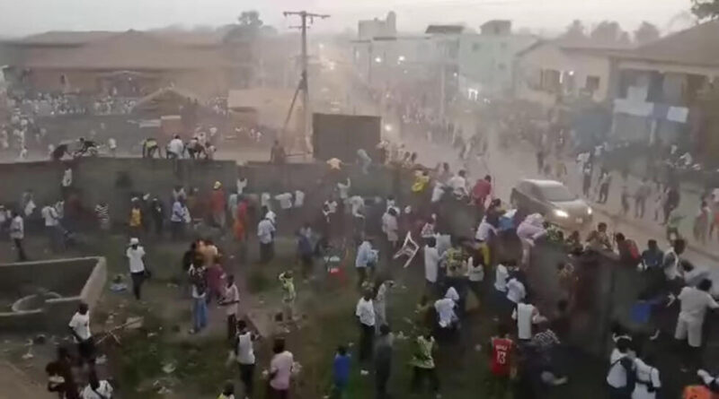 56 morts dans une bousculade dans un stade de football en Guinée